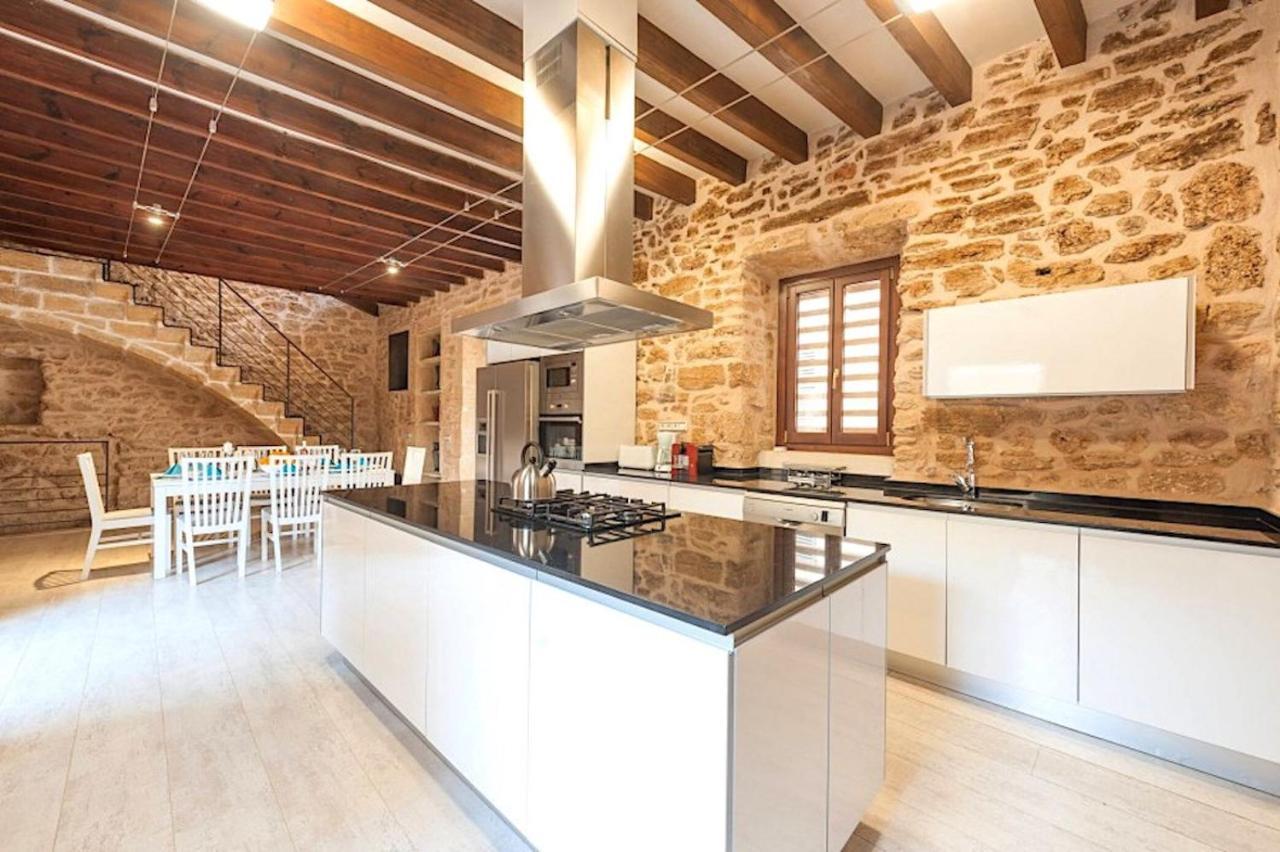 Villa Casa Sa Pedra, en el centro histórico de Alcudia Exterior foto